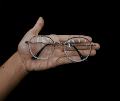 How Does Eye2Lens Ensure Accurate Eye Measurements for Progressive Lenses in Sector-51, Gurugram?