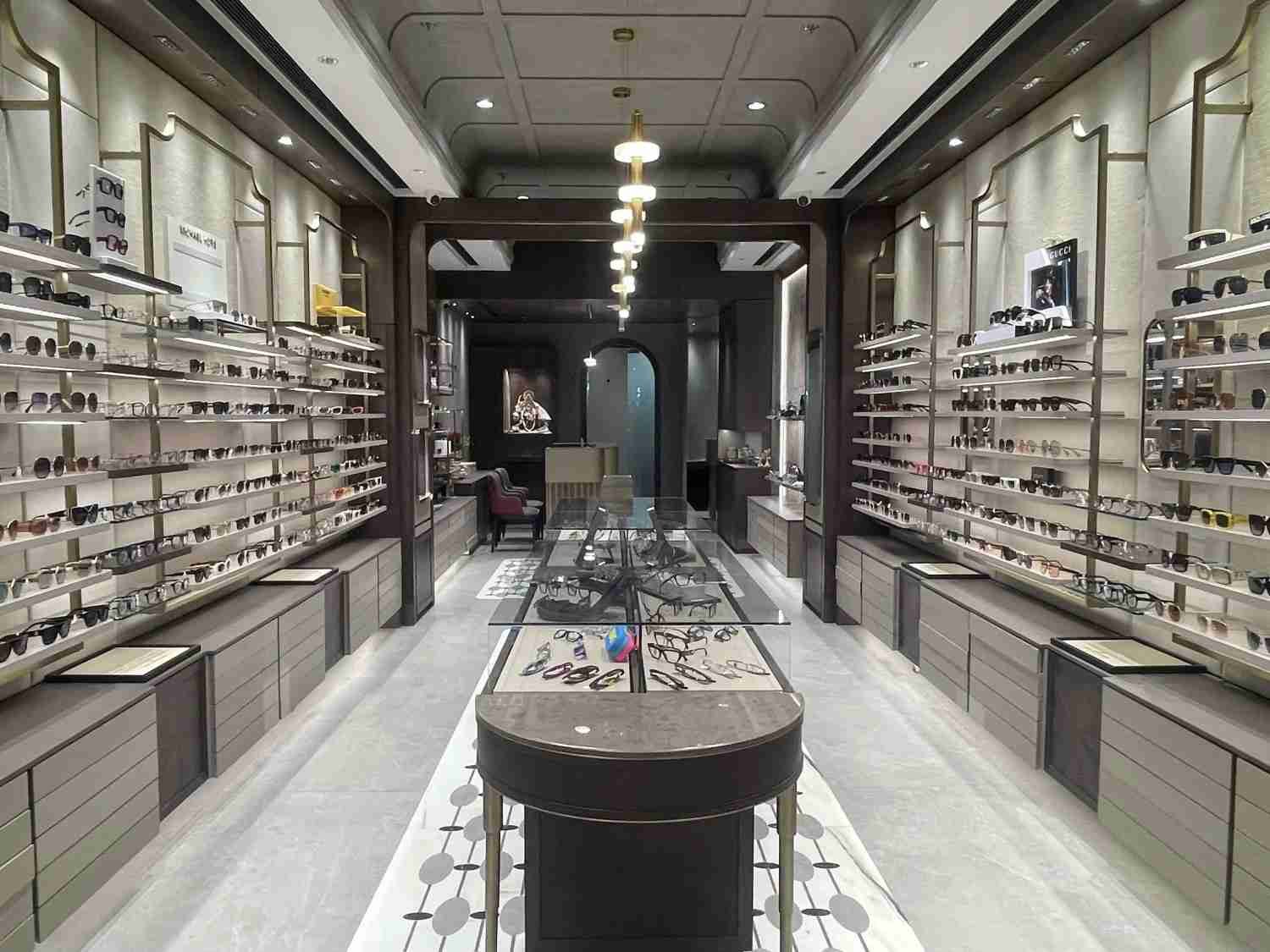 What Makes Eye2Lens a Convenient Spectacles Store in Gurugram?